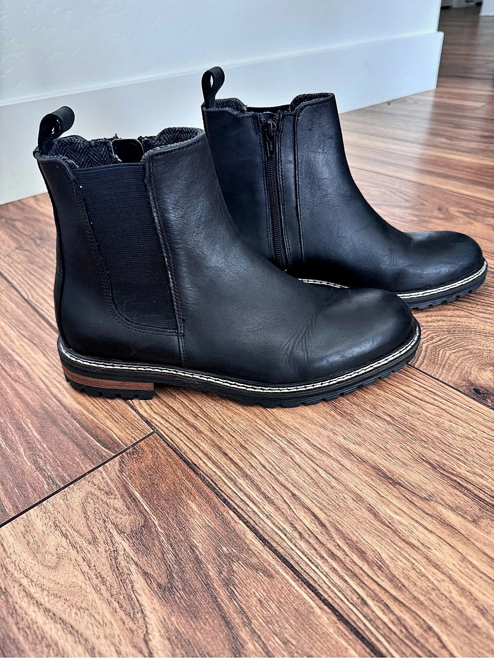 CREVO Black Leather Boots US 8.5